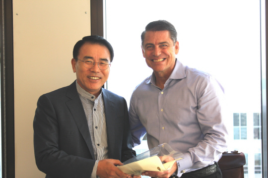 신한금융, 아마존 AI 접목한 디지털뱅킹 서비스 준비중