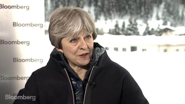  테레사 메이 英 총리, 비트코인 엄격 규제 방안 검토…범죄 이용 가능성 우려