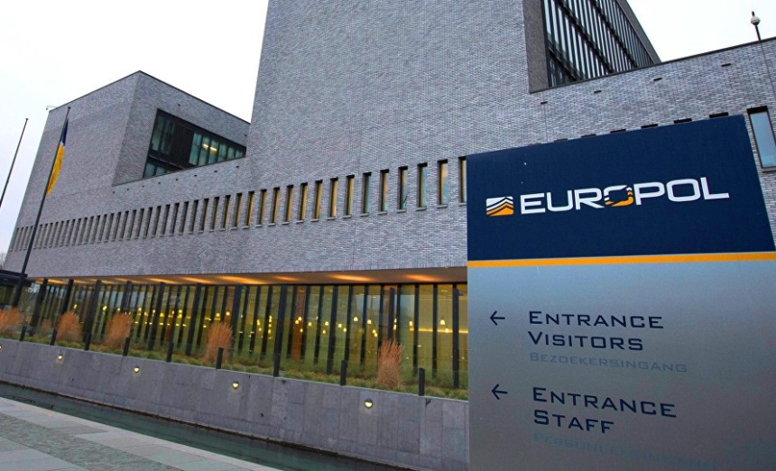유러폴, 사이버 범죄 조직 수뇌부 체포…암호화폐 자금 세탁 시도