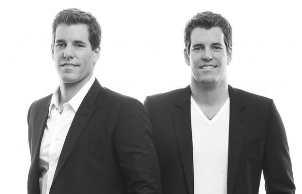  美 SEC, '윙클보스 비트코인 ETF' 승인 재거부…비트코인 900만원선 무너져