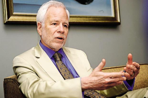  UC버클리 경제학 교수 