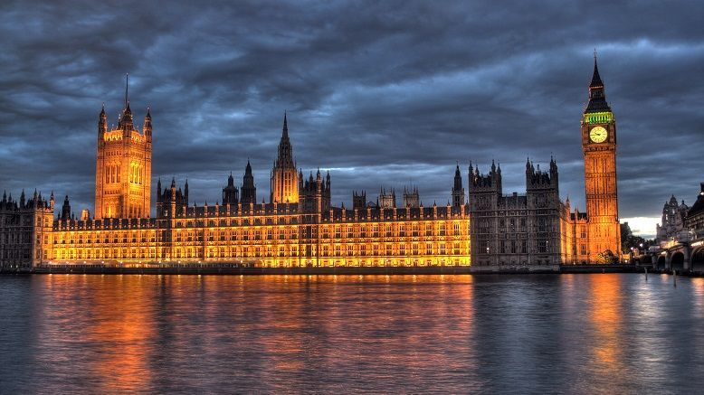  英 법률 전문가 