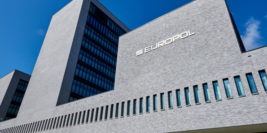  유로폴, 가짜 암호화폐 거래소로 2700만 달러 훔친 일당 6명 검거