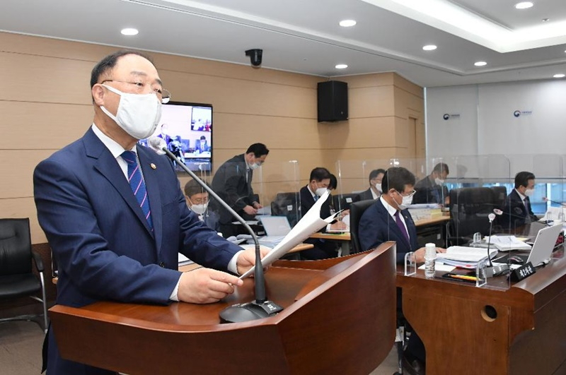 홍남기 “가상자산, 리스크 너무 커…내년 1월 예정대로 과세”