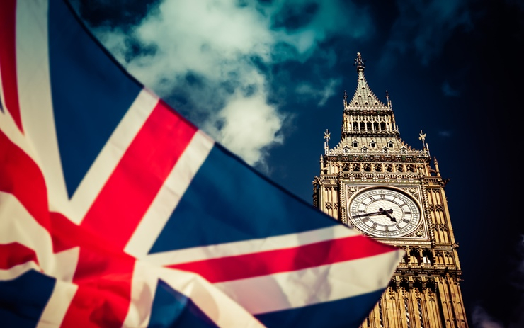  영국 금융 기업 75% 