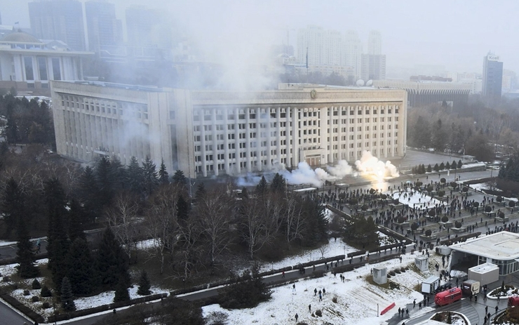  카자흐스탄, 대규모 시위로 비상사태 선포…비트코인 해시레이트 급락