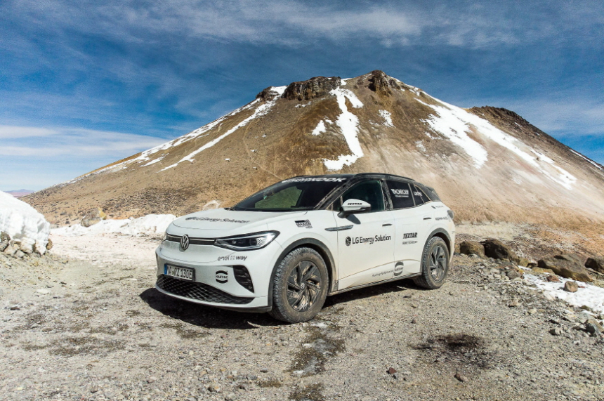  LG엔솔 배터리 탑재 전기차, '세계 최고도 주행' 기네스 신기록...배터리 경쟁력 입증