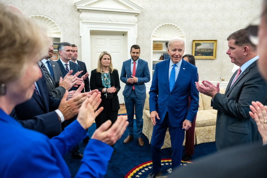 미 백악관, 첫 ‘암호화폐’ 규제 프레임워크 발표…“위험 잡고, 기회 극대화”