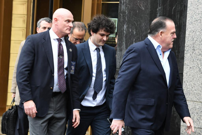 의원들, CFTC 위원장과 FTX 설립자의 관계 조사 요구