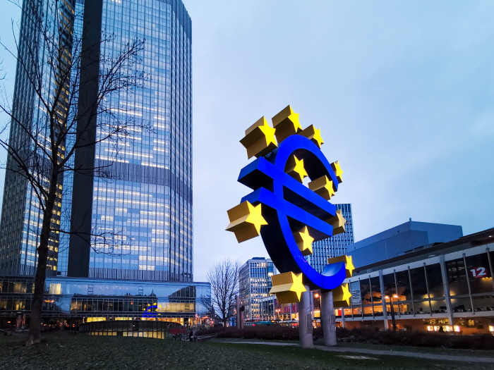  ECB 총재, 이달 이후 금리 인상 주장...기준금리 고점 4% 전망