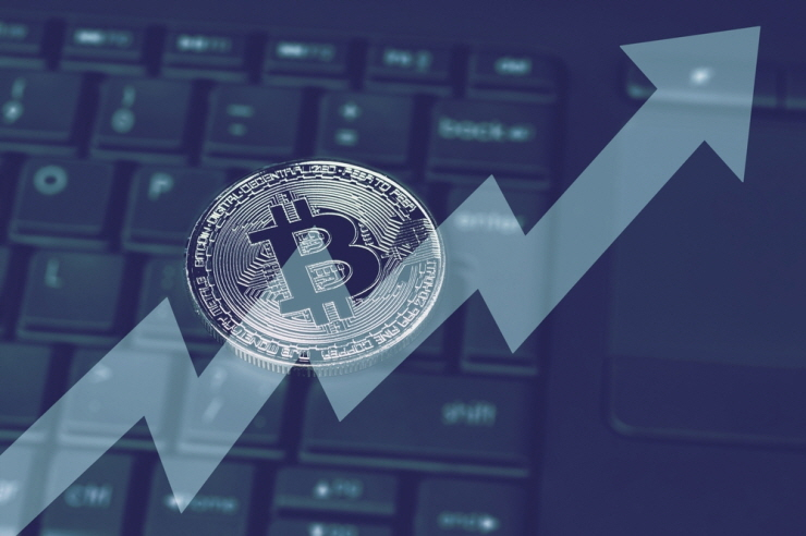  비트코인, 월봉 스케일서 장대 양봉으로 마감...