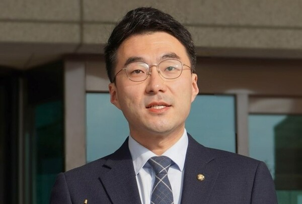  가상자산 거래 의혹 김남국 의원, 법사위서 교육위 이동