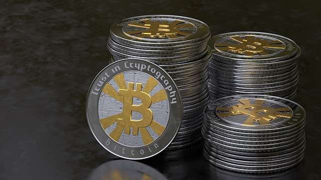  CryptoQuant Predicts Bitcoin's Value Could Reach $900 Billion, Foresees $1 Trillion Growth in Cryptocurrency Market with Spot ETFs