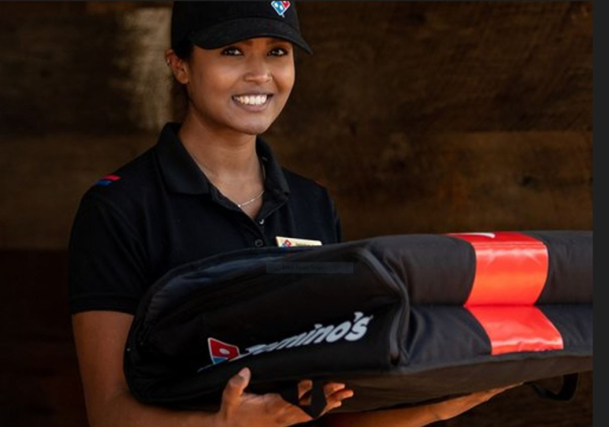  도미노 피자 그룹, 생활비 상승으로 배달 주문 감소 보고