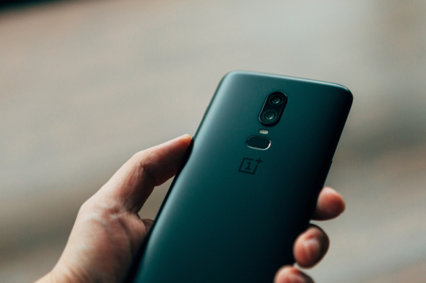  OnePlus 12R, 5500mAh 배터리, 픽셀에서 영감을 받은 쿨 블루 컬러로 미국에서 공개