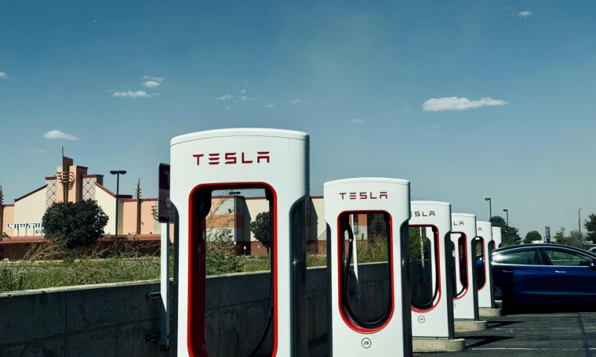  '테슬라 슈퍼차저' 백악관의 지원 유럽·미국 영향력 ↑ 