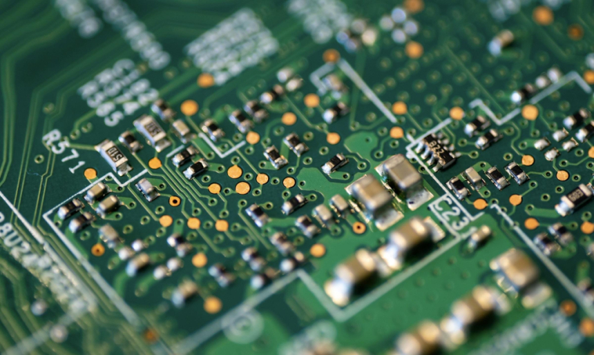  중국, 성장세 속에 새로운 컴퓨터 슈퍼칩 선봬