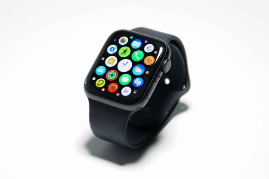  애플, 미국 세관 수입 금지에도 불구하고 개조된 애플 워치 판매 허용
