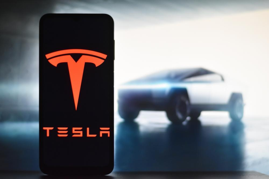  테슬라, 가속기 문제로 사이버트럭 배송 중단 