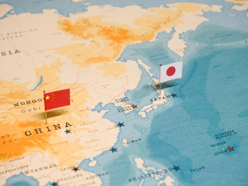 중국 주가 급등, 일본 엔화가 개입 영역 근처에서 고정되면서 하락세