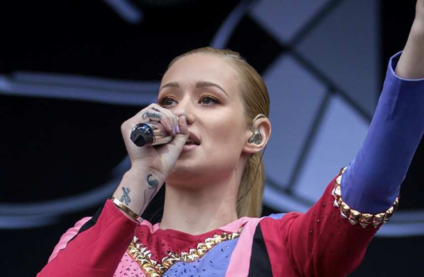 래퍼 이기 아잘리아, 토큰 출시 논란