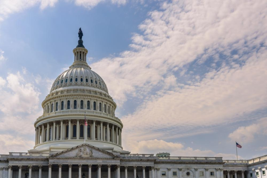 정치활동위원회 PAC, 출범 이후 1만4000달러 기부 받아