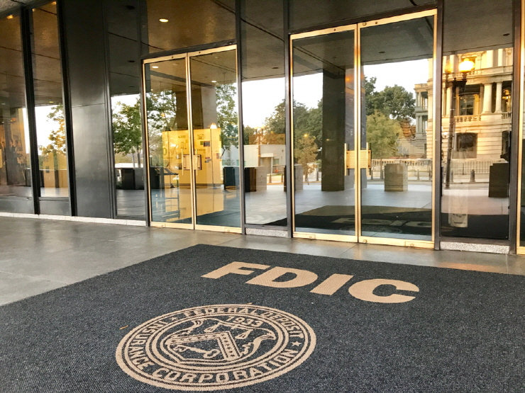 은행이 암호화 자산을 보관할 수 있도록 허용해야 한다고 증언한 FDIC 후보