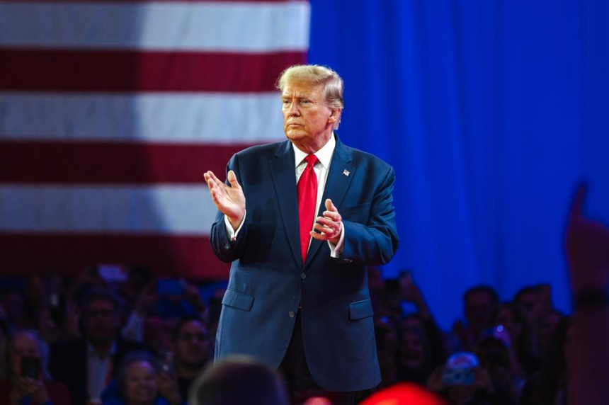 트럼프, 암호화폐 규제 완화 약속하며 샌프란시스코에서 고액 모금 행사