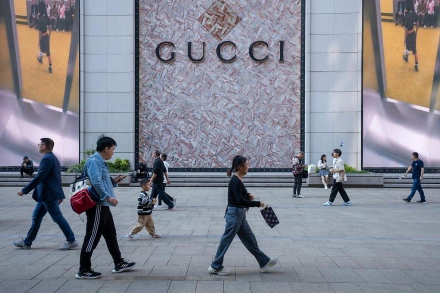 유럽 럭셔리 기업들, 중국 시장서 고전