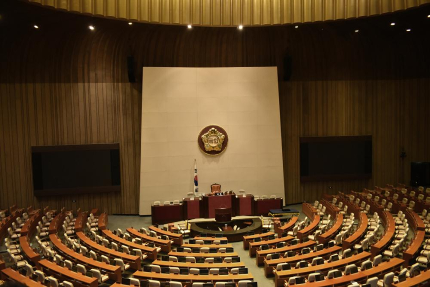윤석열 정부 계엄령 6시간 만에 철회, 암호화폐 투자 심리 회복