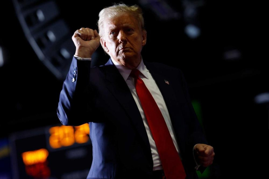 트럼프 코인에 쏠리는 자금 선심성 우려