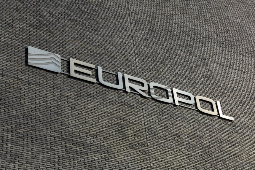 유로폴, 암호화폐 자금세탁 국제 범죄조직 9명 검거 수사망 전말