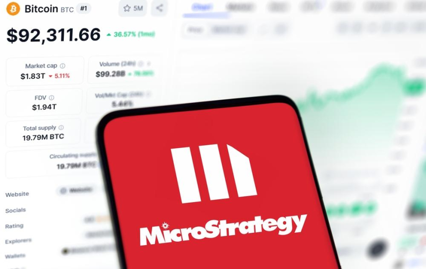 마이크로스트래티지 마이클 세일러 회장 공격적 비트코인 매수 전략 논란 낳아