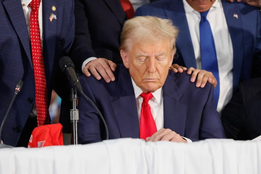  트럼프, TRUMP 밈토큰 폭발적 성장 거리두기 밸런스 주목받아