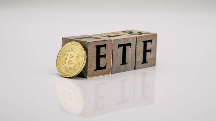 현물 비트코인 ETF 한 해 자산 규모 520억 달러 돌파, 사상 최대 ETF 론칭 기록