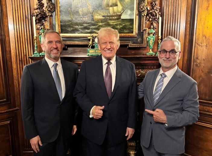 리플 CEO, 트럼프와 저녁 만찬...