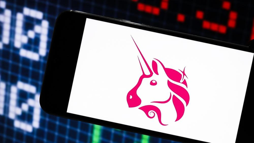  유니스왑 앱스토어 순위 급락, 사용자 이탈·거래량 감소 동반 / 셔터스톡 