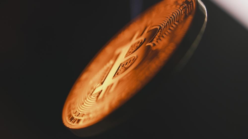 비트코인 수요 약세 지속, 기관투자자 ETF 순매도 10000 BTC 기록