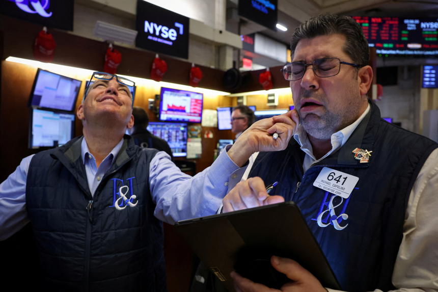  트럼프 관세 폭탄에 주식·코인·원자재 '패닉'…블랙먼데이 공포 재현되나