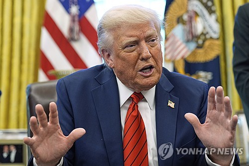  리플·코인베이스, 트럼프에 거액 기부… 취임식에 3,500억 몰렸다