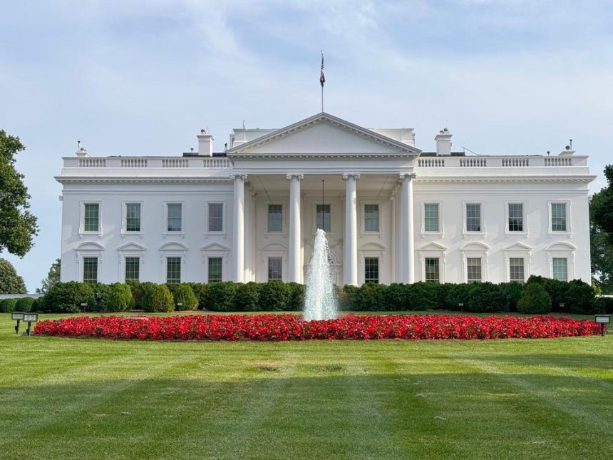  민주당 상원의원들, 트럼프의 밈코인 TRUMP 투자자 만찬 의혹 조사 촉구