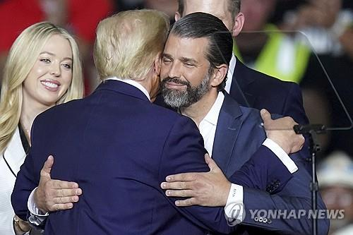  트럼프 장남도 암호화폐 투자 진출…트럼프 일가, 디지털 자산까지 확장