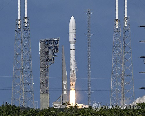 아마존, 첫 위성 인터넷 본격 발사…스타링크와 정면 승부