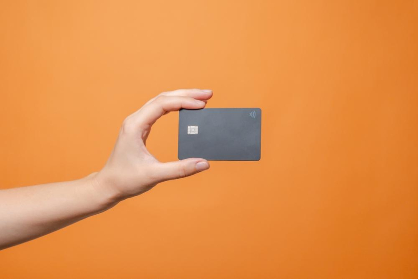 램프-스트라이프 파트너십으로 세계 최초 스테이블코인 법인카드 출시