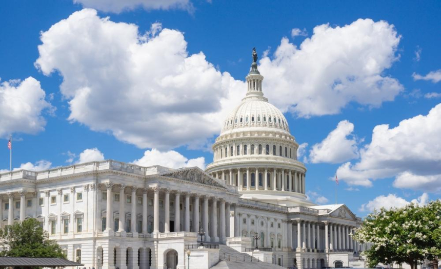  맥신 워터스, 트럼프 암호화폐 연계 항의하며 청문회장 퇴장