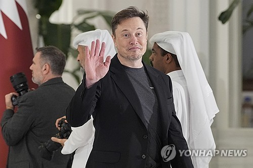  머스크, 오픈AI 중동 확장에 제동…트럼프 압박 시도