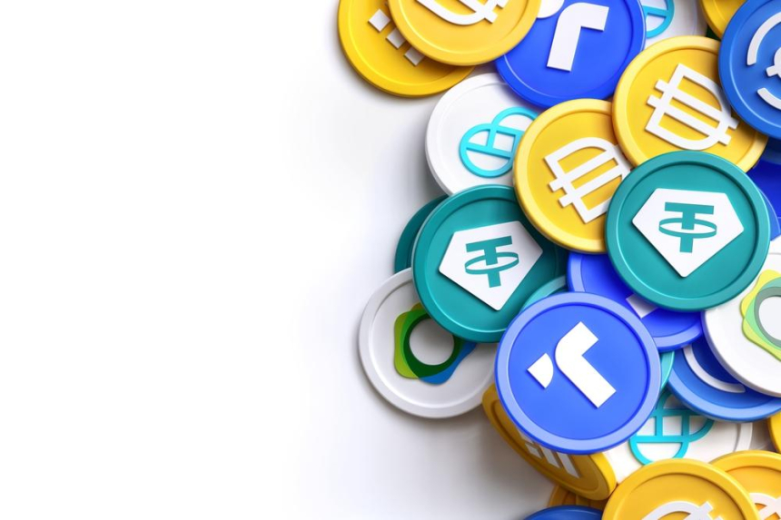 중국 전 은행 부총재, 달러 스테이블코인 확산이 위안화 국제화에 심각한 위협 경고