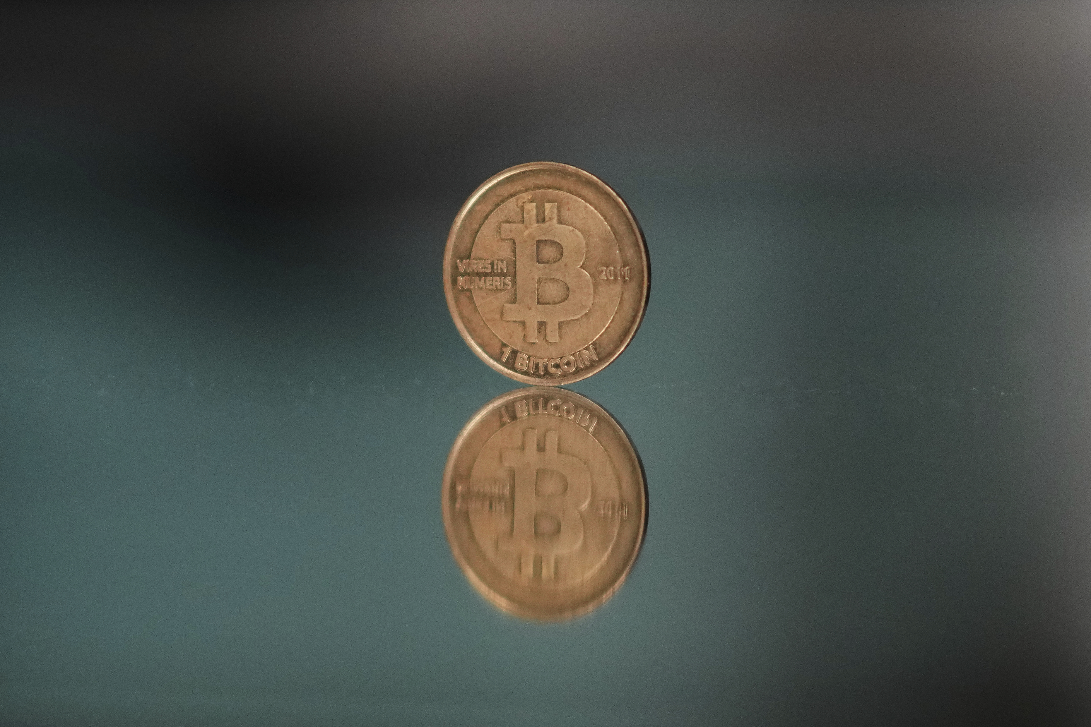 비트코인(BTC) 10만5천 달러 회복…중동 휴전이 촉발한 반등
