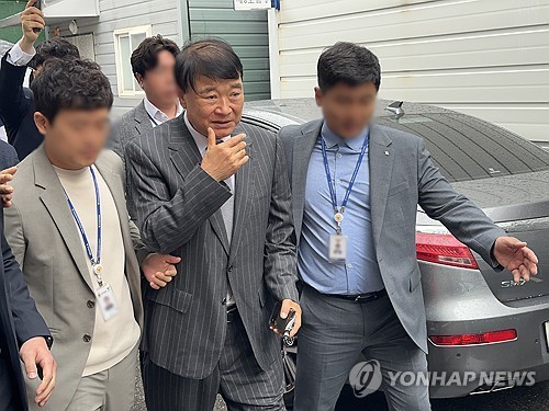 한글과컴퓨터 김상철 회장, 96억 암호화폐 비자금 혐의 전면 부인