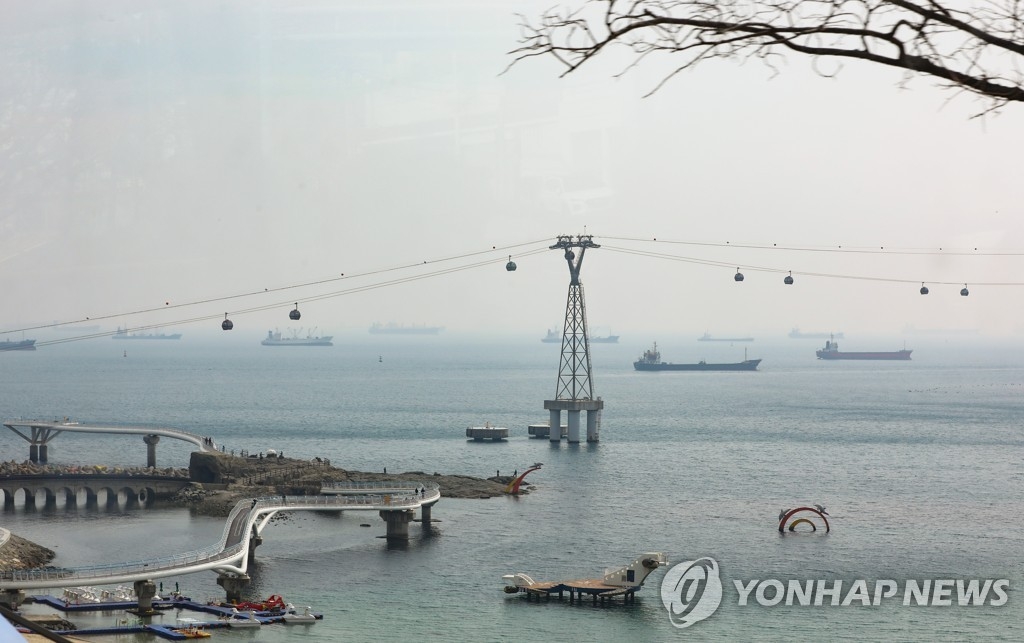 부산 송도해수욕장서 카약 전복…60대 남성 구조 후 사망
